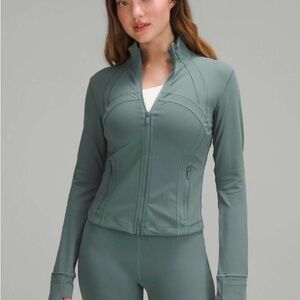 Lululemon Cropped Define Jacket in Medium Forest